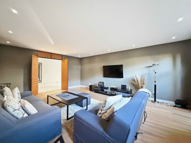 Refined Contemporary Elegance with Exceptional Family Appeal in Cedar Creek Estate - Photo 5