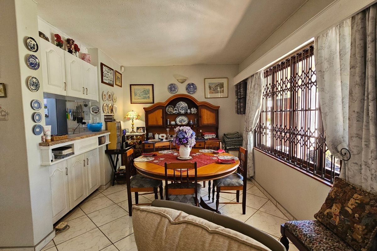 Private and Pet-Friendly Three Bedroom Duplex Townhouse in Peaceful Umtentweni - Photo 4