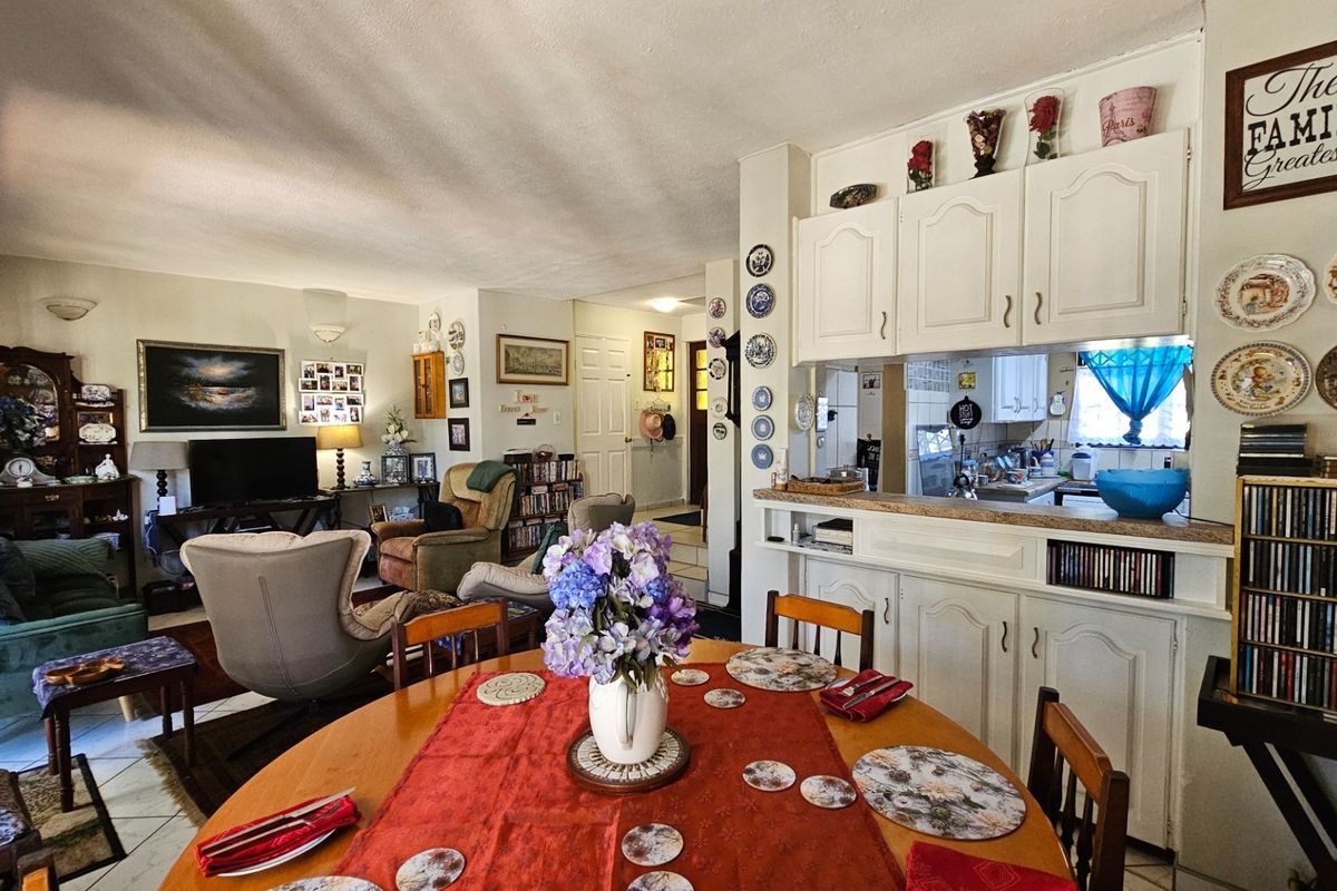 Private and Pet-Friendly Three Bedroom Duplex Townhouse in Peaceful Umtentweni - Photo 5