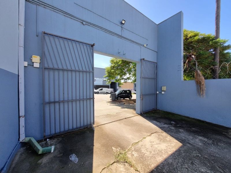 Exceptional Multi-Tenant Building on very busy road in the Nelspruit's city centre - Photo 4