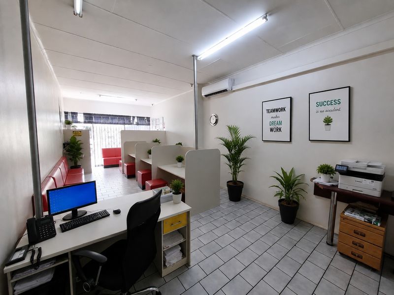 Exceptional Multi-Tenant Building on very busy road in the Nelspruit's city centre - Photo 10