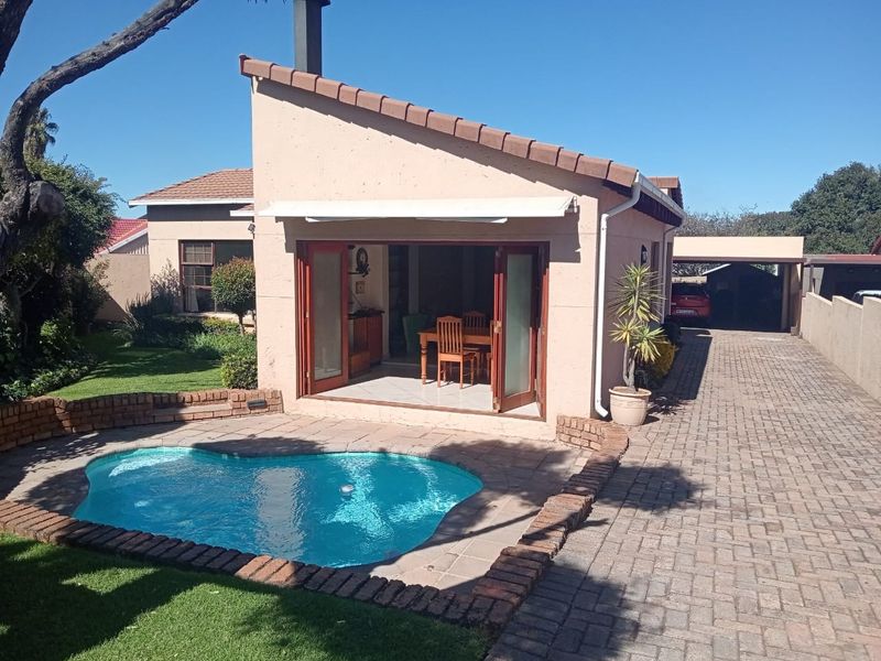 House To Rent in Bergbron, Roodepoort - Photo 1
