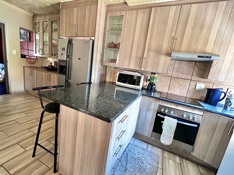 House To Rent in Noordwyk, Midrand - Photo 7
