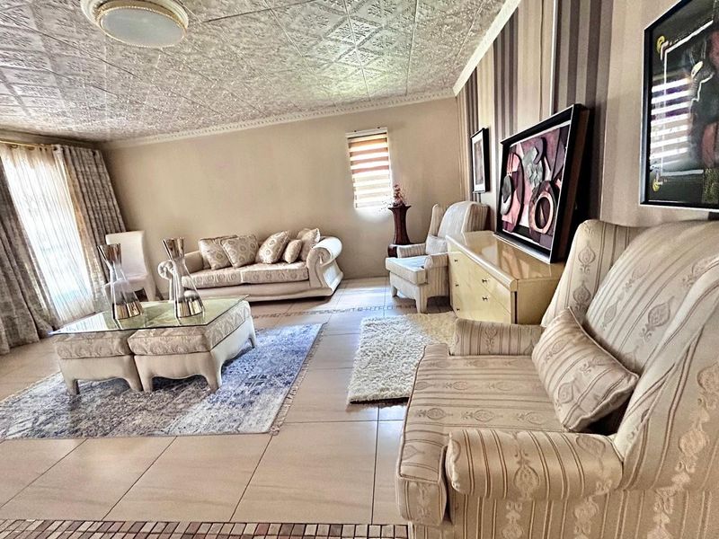 House To Rent in Noordwyk, Midrand - Photo 3