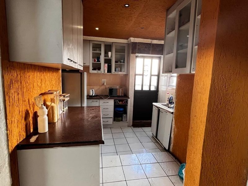 House For Sale in CE 3, Vanderbijlpark CE - Photo 2