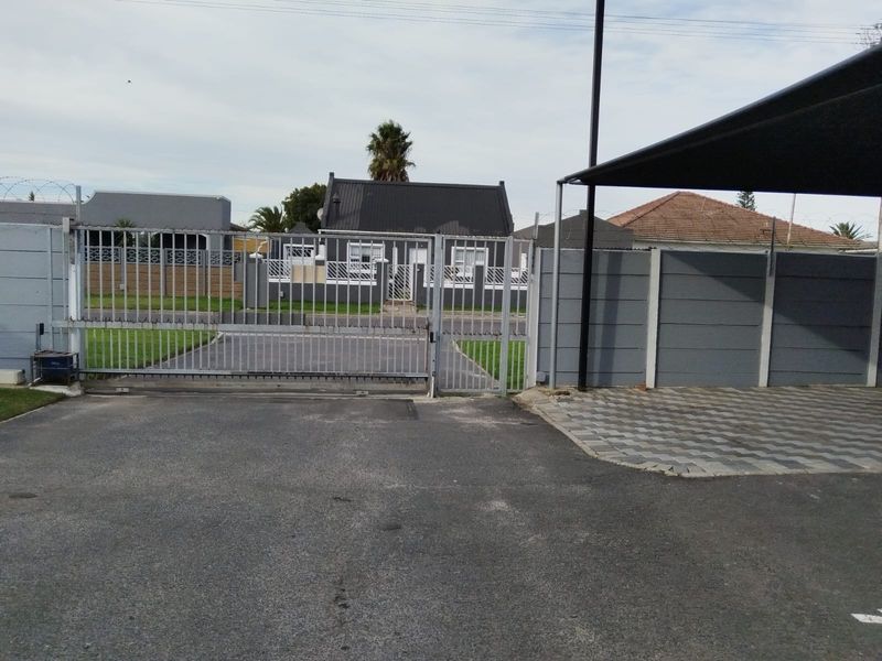 House For Sale in Parow Valley, Parow - Photo 3