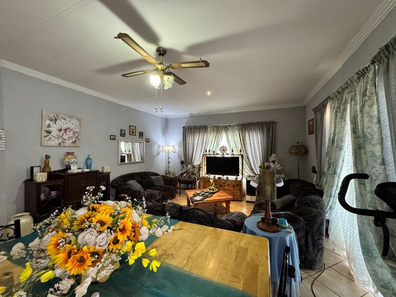 Your Low-Maintenance Dream Home Awaits in Beaconsfield, Kimberley - Photo 1