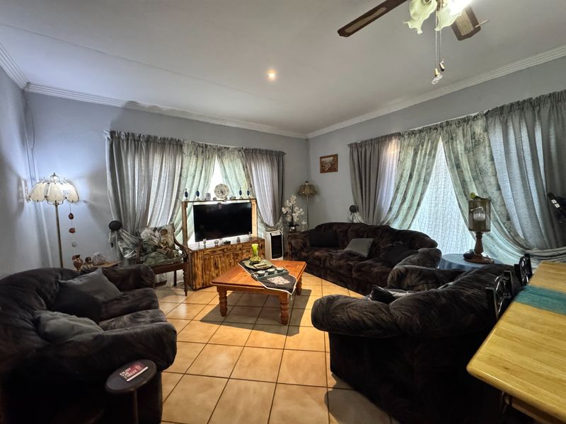 Your Low-Maintenance Dream Home Awaits in Beaconsfield, Kimberley - Photo 2