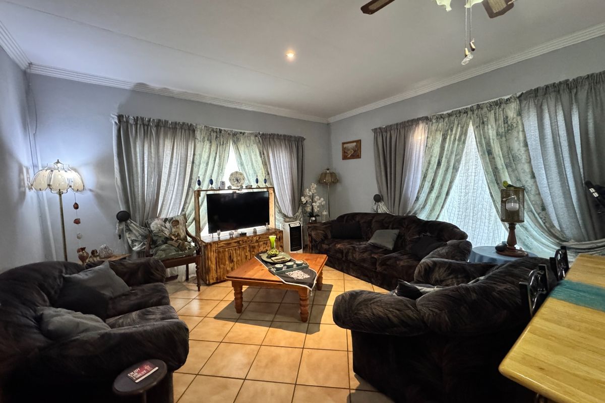 Your Low-Maintenance Dream Home Awaits in Beaconsfield, Kimberley - Photo 2