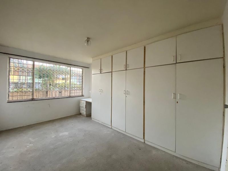 Lovely 1-Bedroom Ground Floor Unit with Private Garden - Crompton Street - Photo 10