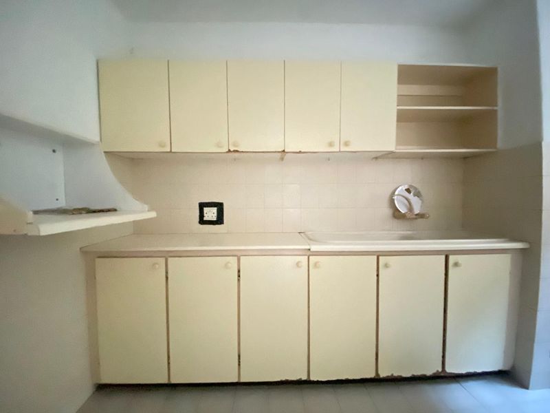 Lovely 1-Bedroom Ground Floor Unit with Private Garden - Crompton Street - Photo 7