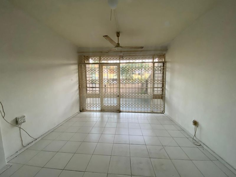 Lovely 1-Bedroom Ground Floor Unit with Private Garden - Crompton Street - Photo 2