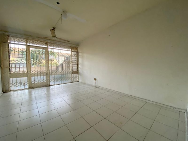 Lovely 1-Bedroom Ground Floor Unit with Private Garden - Crompton Street - Photo 3