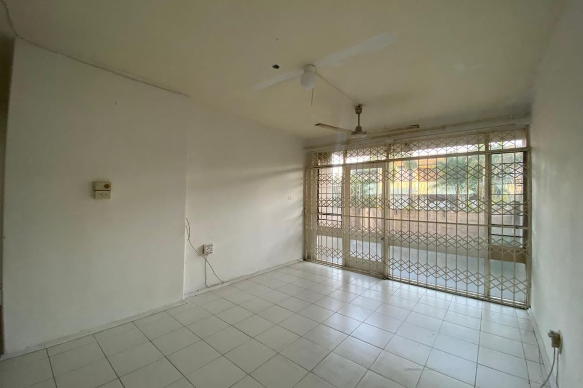 Lovely 1-Bedroom Ground Floor Unit with Private Garden - Crompton Street - Photo 4