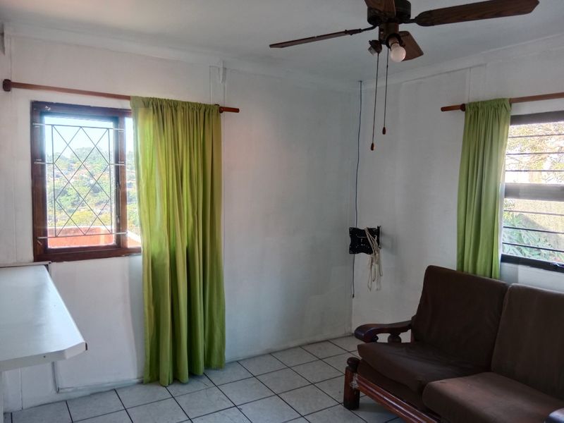 2-bedroom Out-building to let - Photo 3