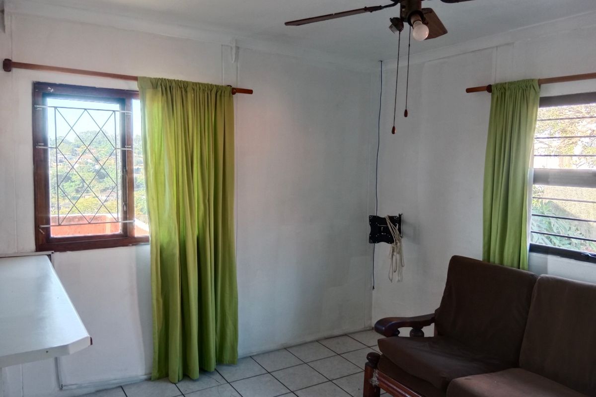 2-bedroom Out-building to let - Photo 3