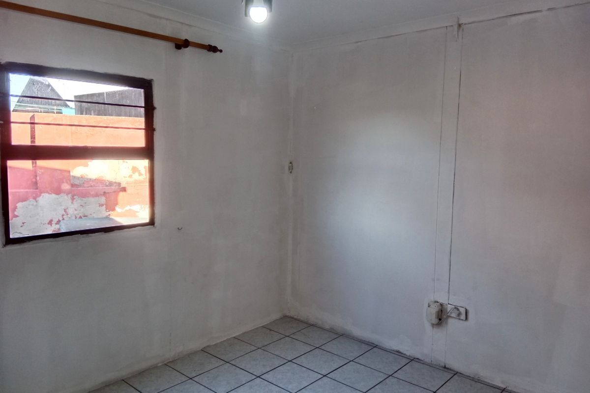 2-bedroom Out-building to let - Photo 4