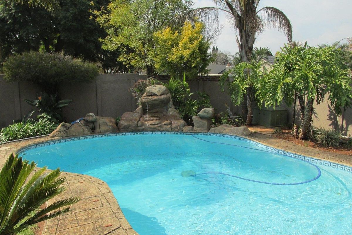 House For Sale in Birchleigh, Kempton Park - Photo 3