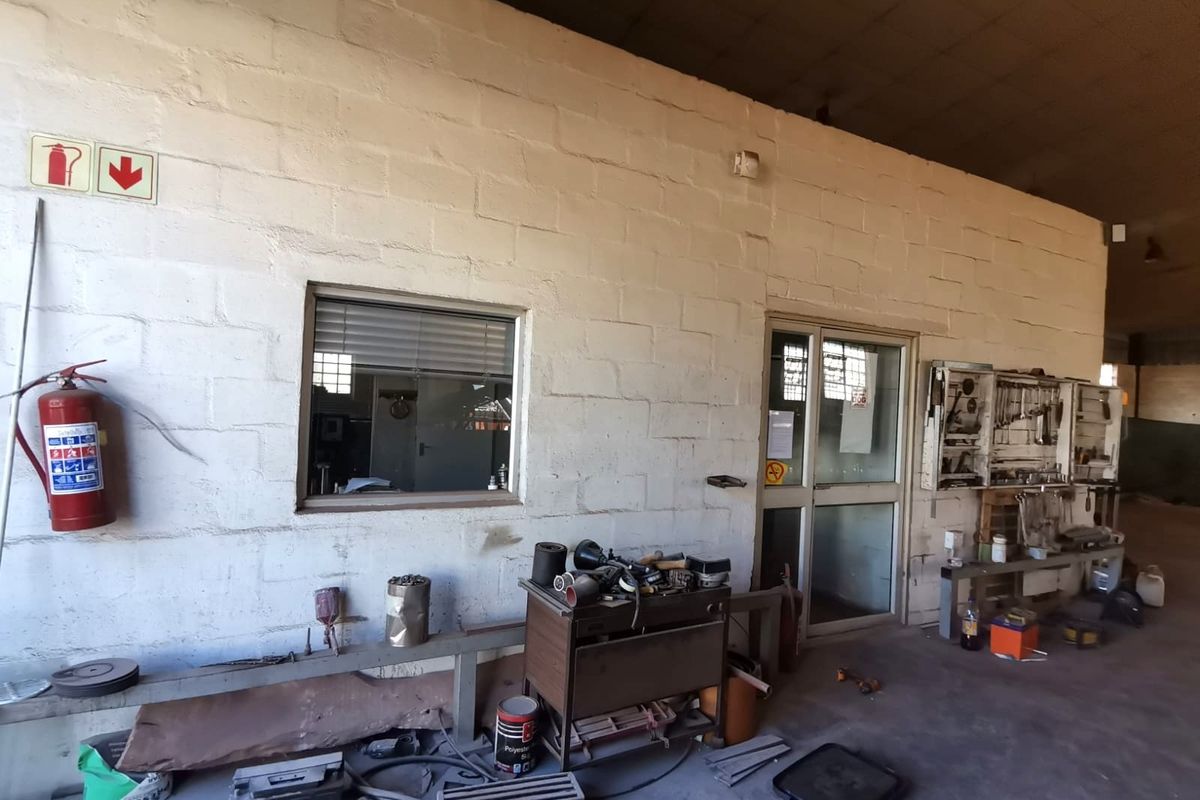 600m2 Warehouse to Let in Dal Josafat, Paarl - Photo 2