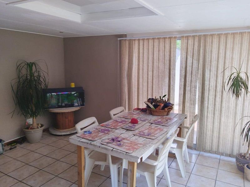 Spacious Family Home with Endless Potential in Dennesig - Photo 7