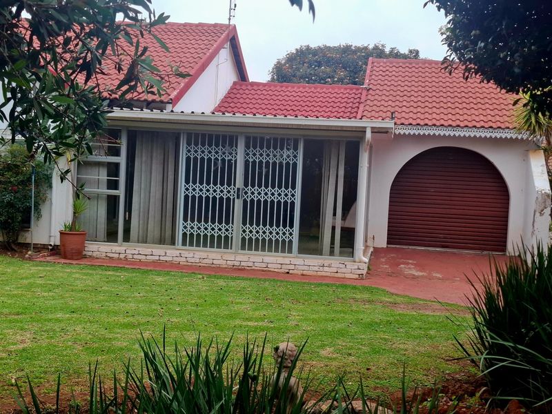 Spacious Family Home with Endless Potential in Dennesig - Photo 3