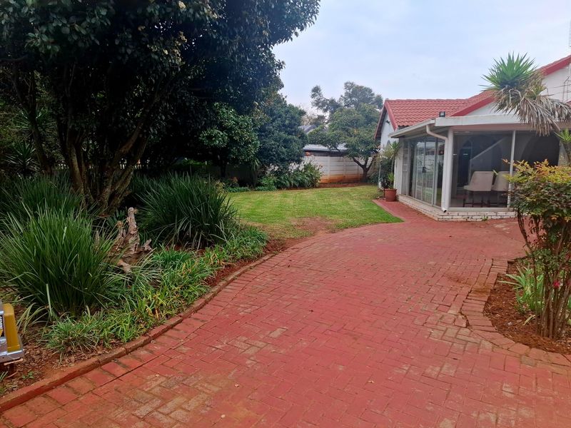 Spacious Family Home with Endless Potential in Dennesig - Photo 5