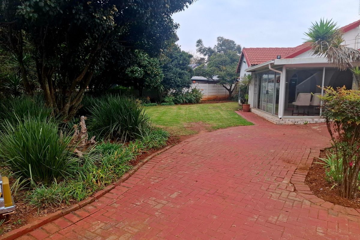 Spacious Family Home with Endless Potential in Dennesig - Photo 5