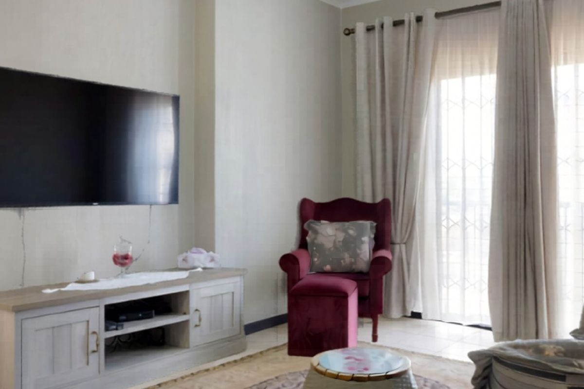 Immaculate Lock-Up-and-Go Living in a Sought-After Renico Development - Photo 3