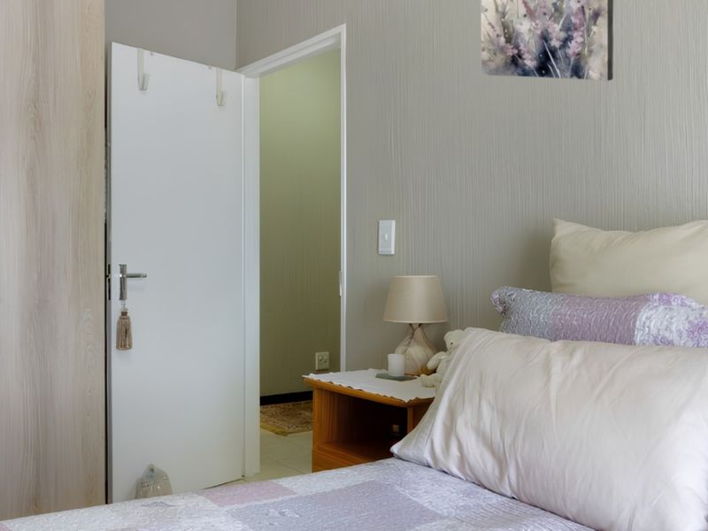 Immaculate Lock-Up-and-Go Living in a Sought-After Renico Development - Photo 10