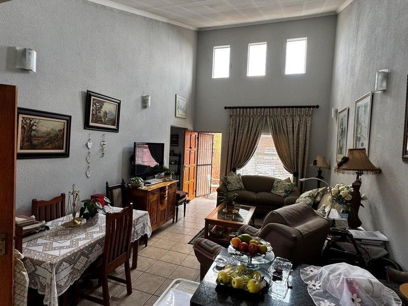 Townhouse For Sale in Glen Marais, Kempton Park - Photo 8