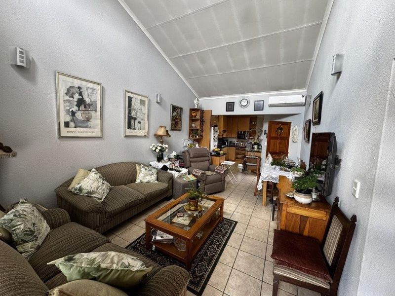 Townhouse For Sale in Glen Marais, Kempton Park - Photo 6