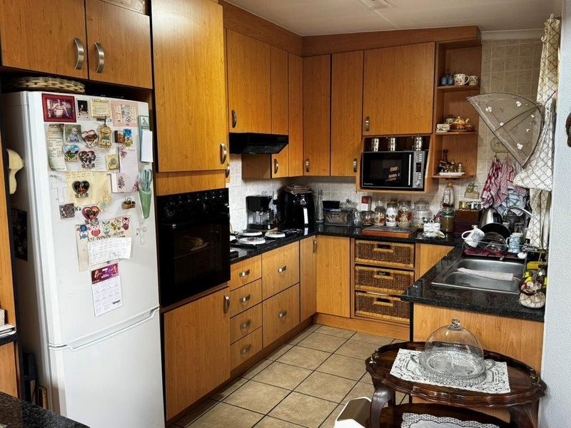 Townhouse For Sale in Glen Marais, Kempton Park - Photo 9