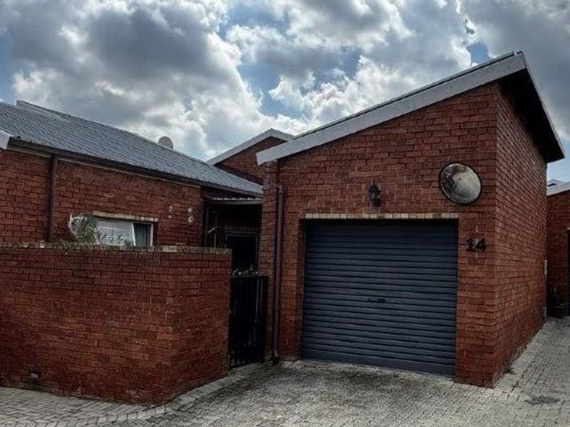 Townhouse For Sale in Glen Marais, Kempton Park - Photo 5