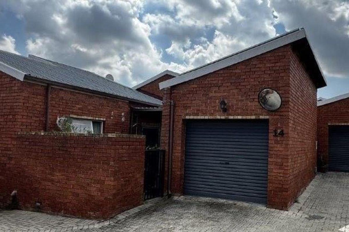 Townhouse For Sale in Glen Marais, Kempton Park - Photo 5