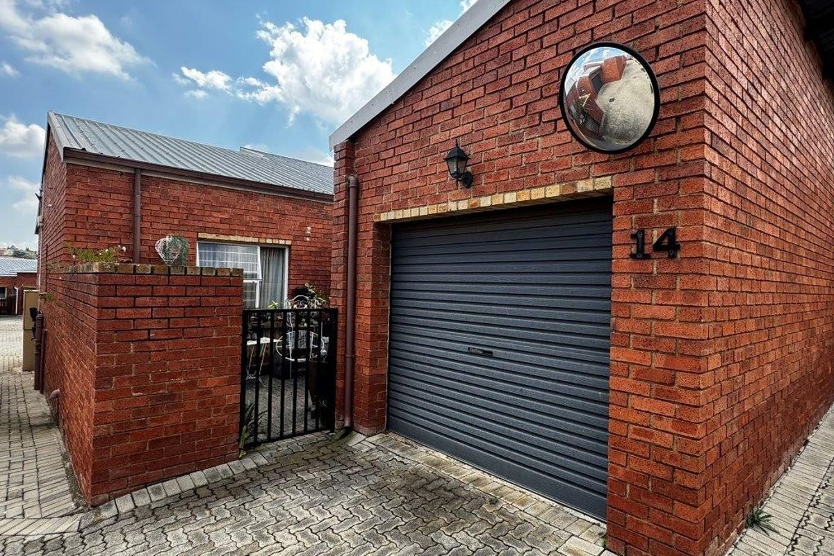 Townhouse For Sale in Glen Marais, Kempton Park - Photo 4