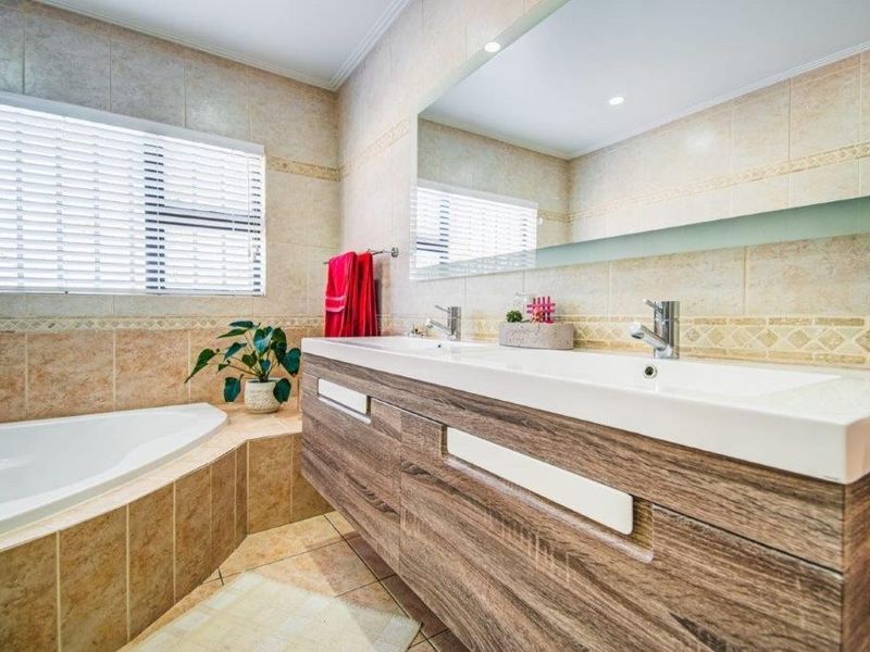 House For Sale in Terenure, Kempton Park - Photo 10