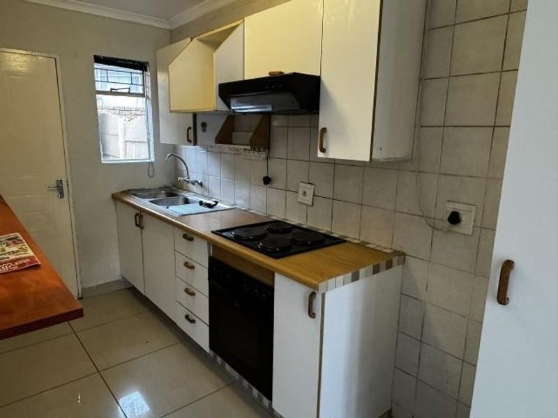 Townhouse For Sale in Birch Acres, Kempton Park - Photo 2