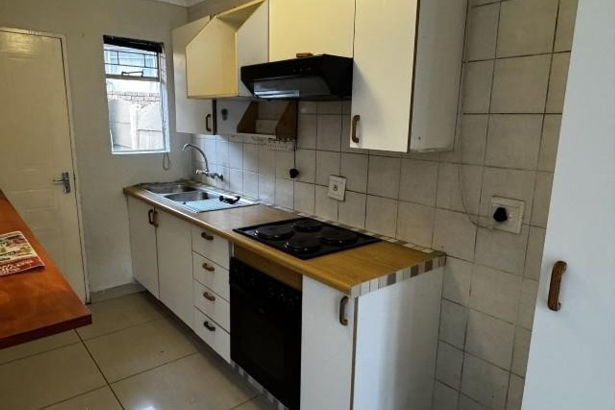 Townhouse For Sale in Birch Acres, Kempton Park - Photo 2