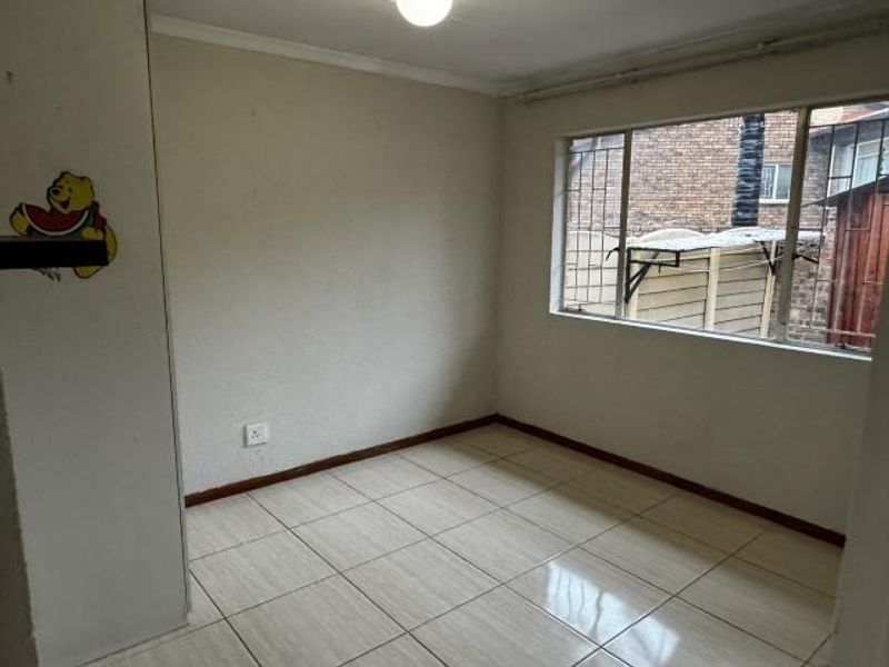 Townhouse For Sale in Birch Acres, Kempton Park - Photo 3