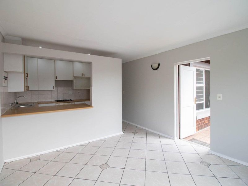 Townhouse For Sale in Glen Marais, Kempton Park - Photo 8
