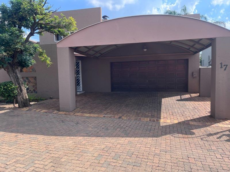 House For Sale in Glen Marais, Kempton Park - Photo 1