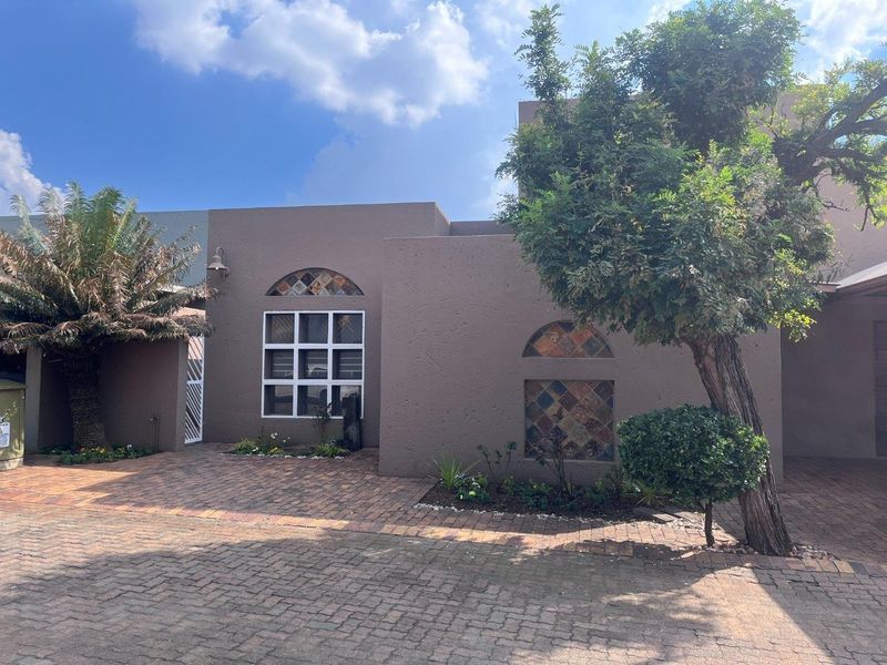 House For Sale in Glen Marais, Kempton Park - Photo 2