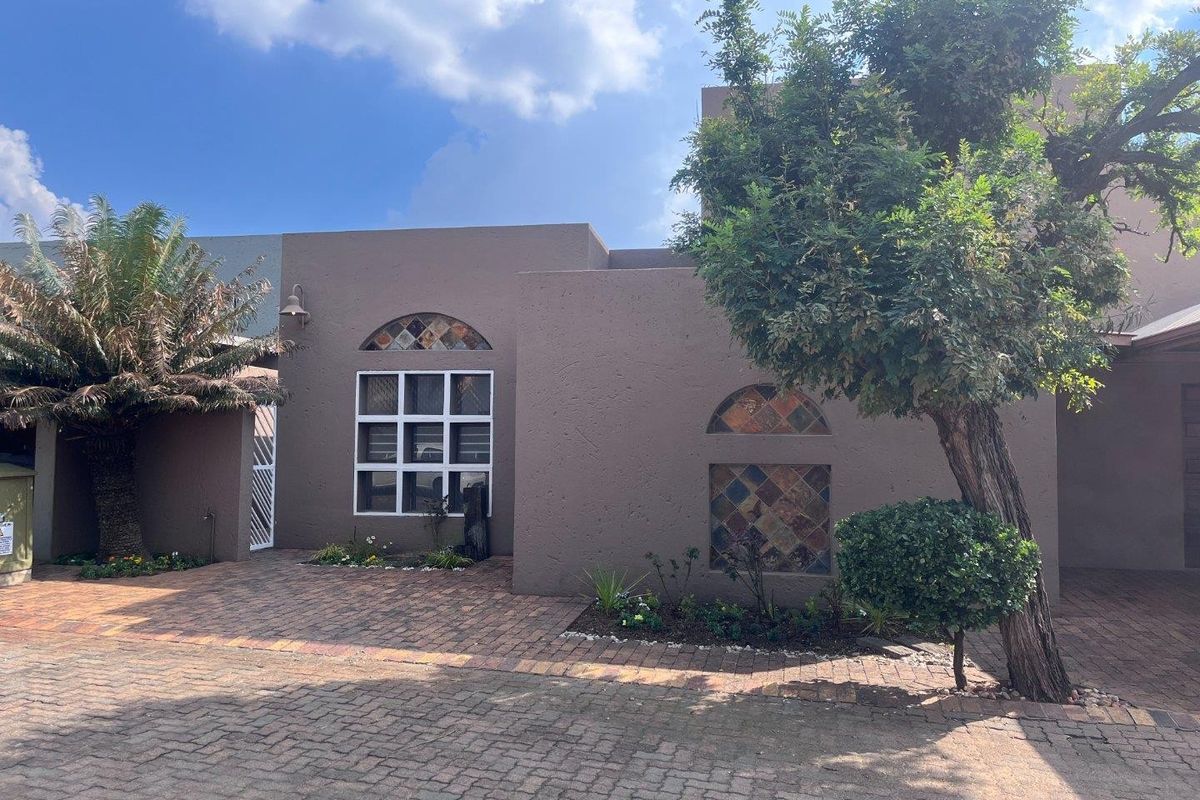 House For Sale in Glen Marais, Kempton Park - Photo 2