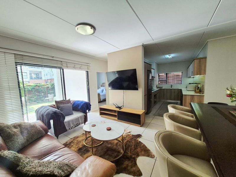 Stylish 3 bedroom 2 Bathroom Garden Unit for Sale - Photo 4
