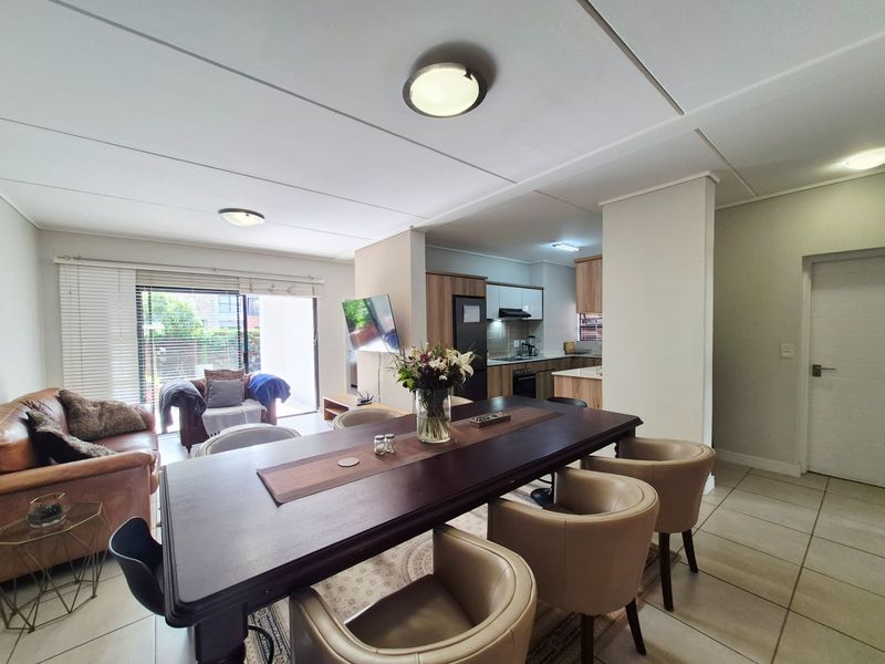 Stylish 3 bedroom 2 Bathroom Garden Unit for Sale - Photo 2
