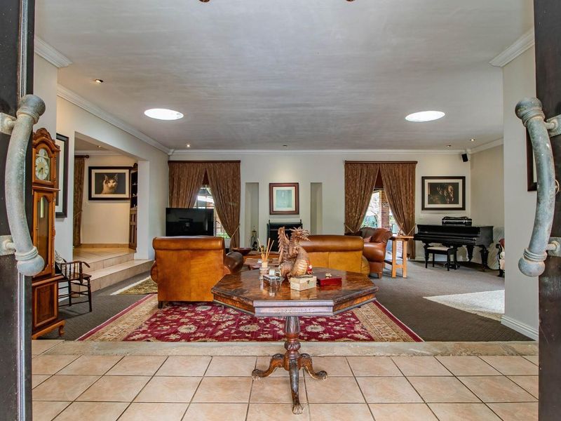 House For Sale in Norton Home Estate, Benoni - Photo 3