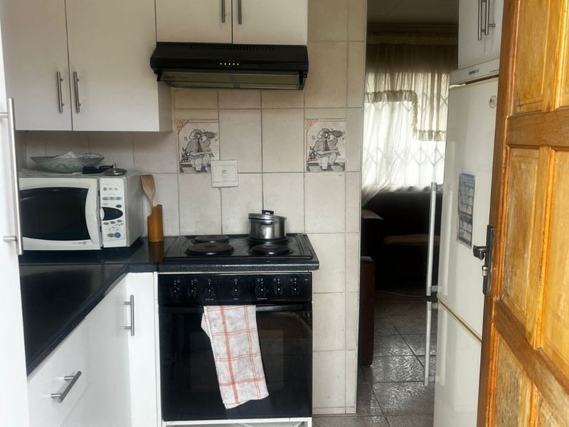 House To Rent in Protea Glen, Soweto - Photo 2