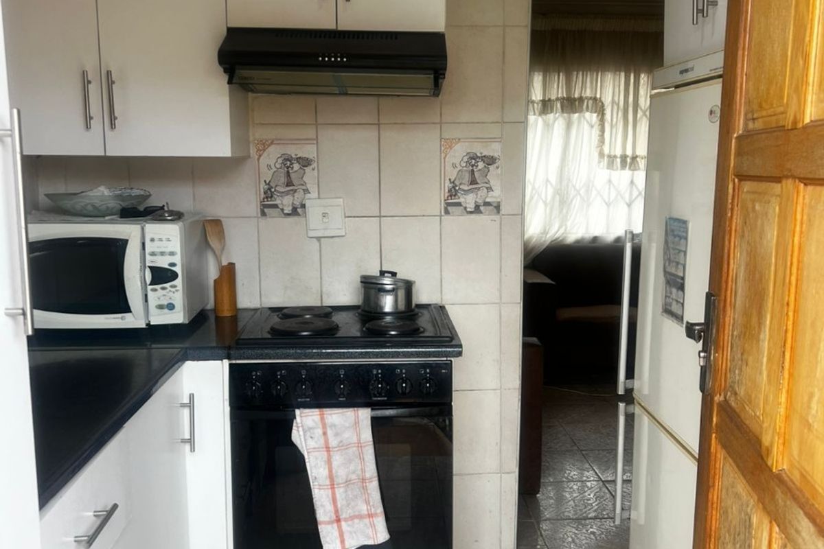 House To Rent in Protea Glen, Soweto - Photo 2
