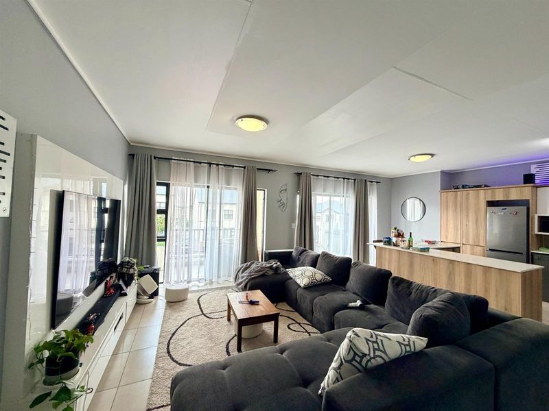 Apartment To Rent in Linbro Park, Sandton - Photo 3