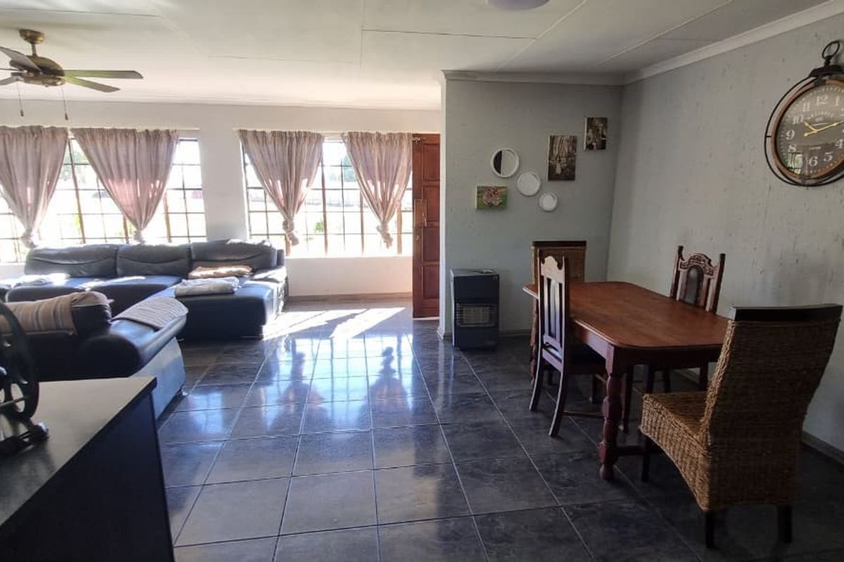 Spacious Smallholding with Modern Family Home in Fairleads - Photo 3